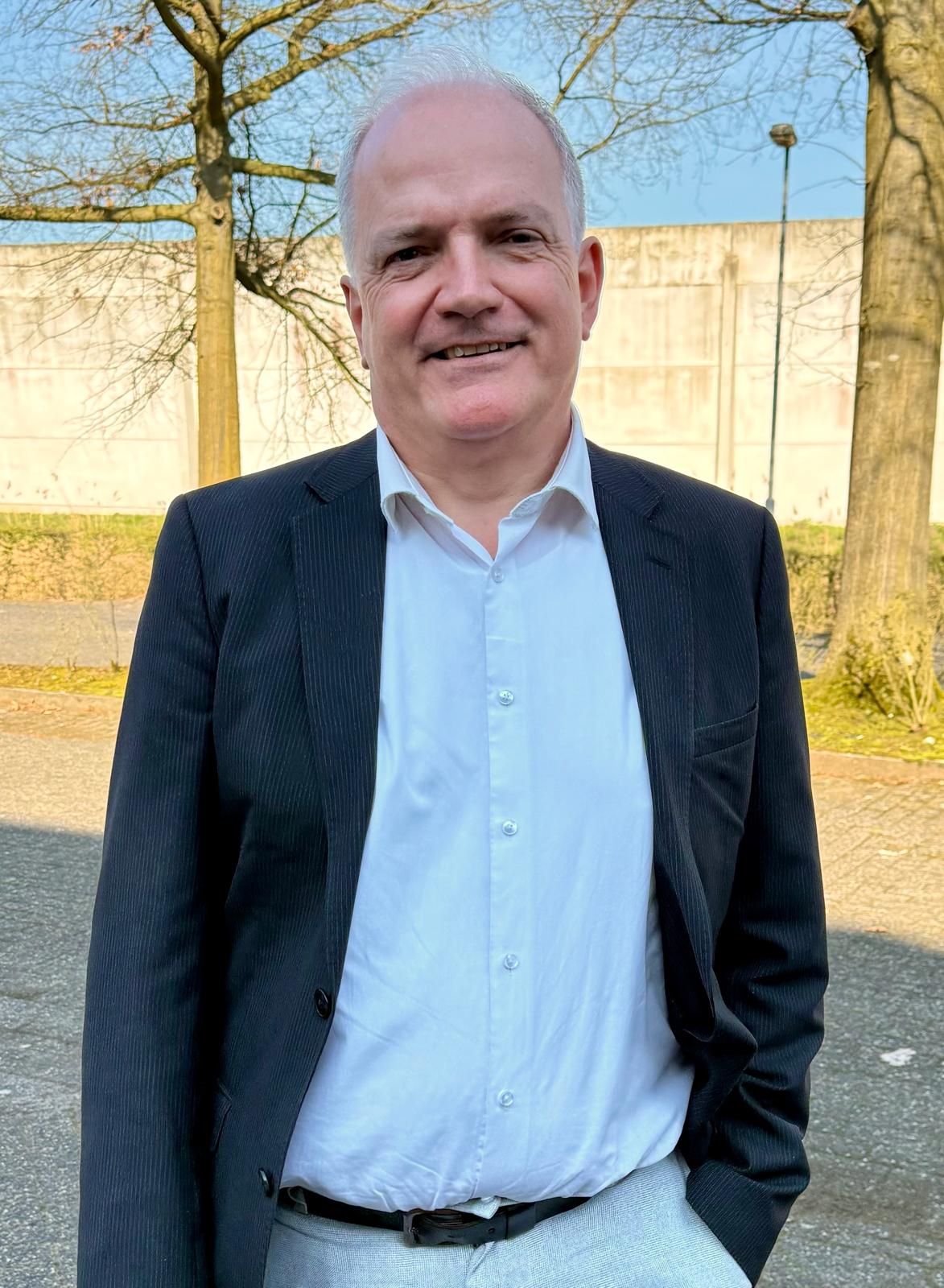 Leon Broer, Public Lead